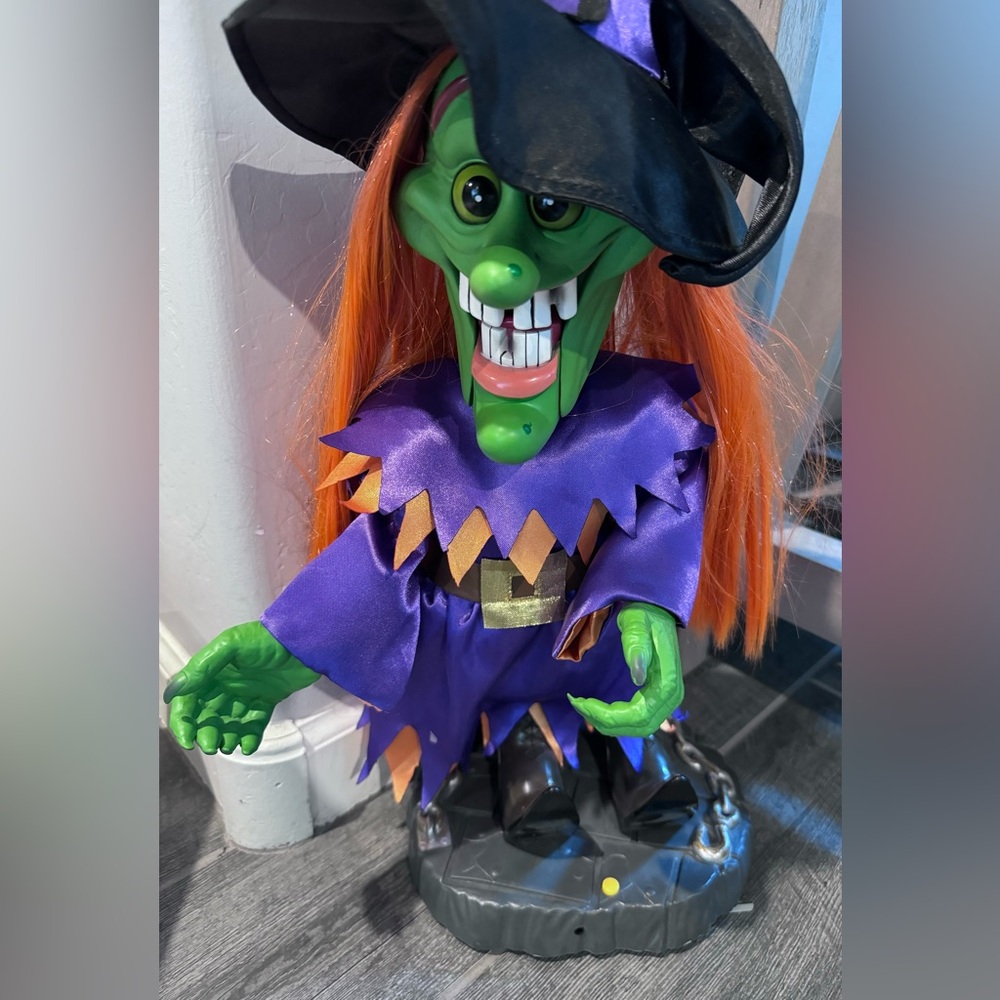 Gemmy Freaky Geeks Witch Animated Sings Evil Ways‎ 18" 2004